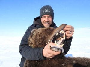 Barren Ground Grizzly Bear Hunts with Adventure Northwest