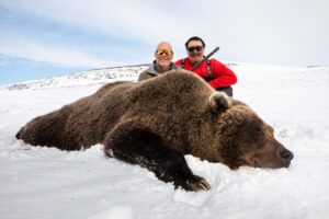 Grizzly Bear hunt in Nunavut with Adventure Northwest hunting outfitter